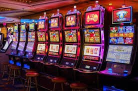 918ikss မိုဘိုင်း APP ဖြင့် Live Casino ကစားနေသောကစားသမား